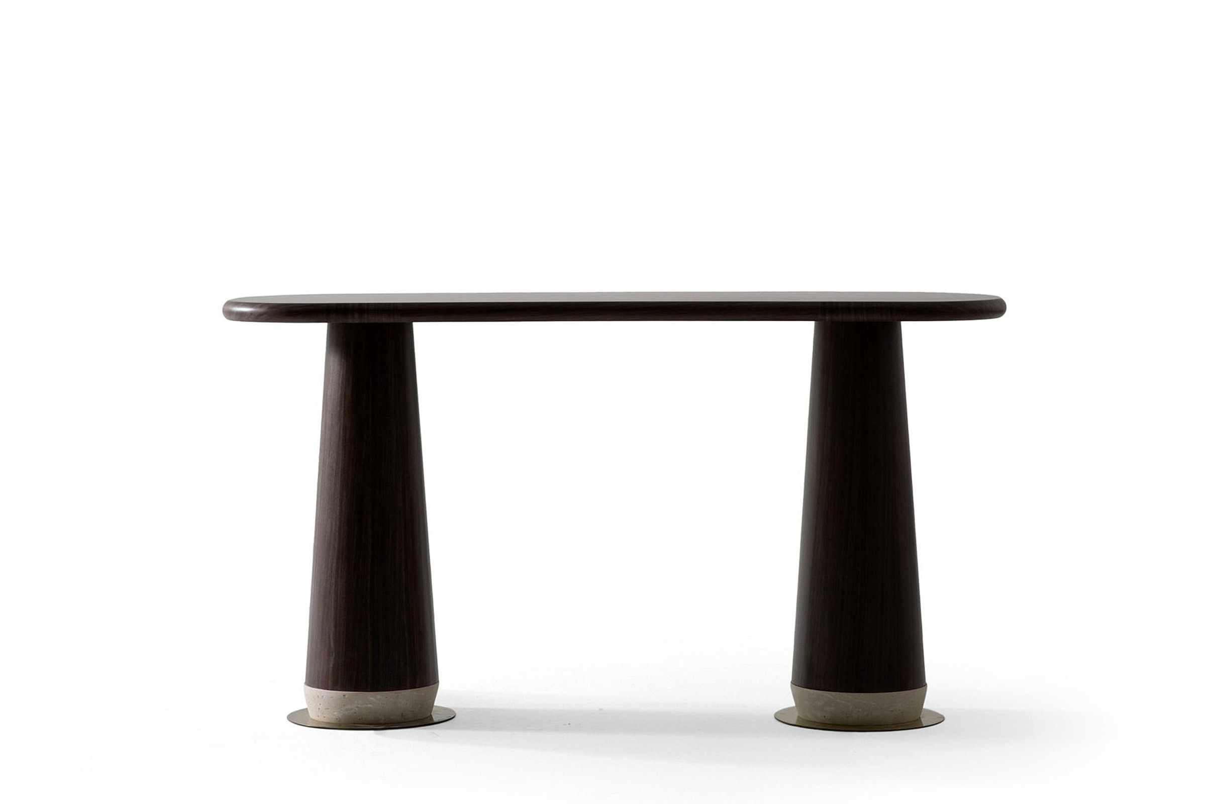 Table console Arte sur fond blanc