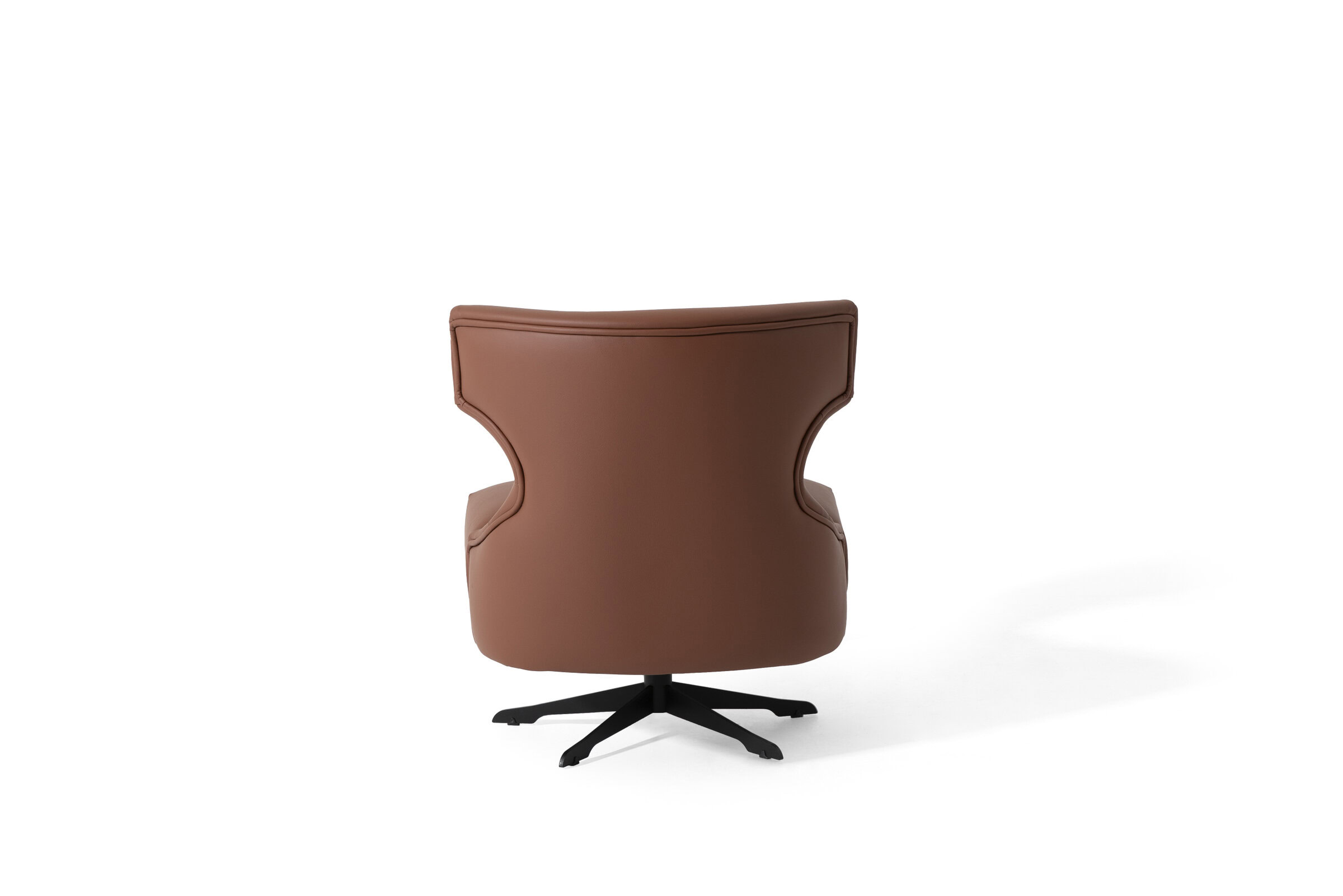 Fauteuil Bristol sur fond blanc, vue de trois-quarts