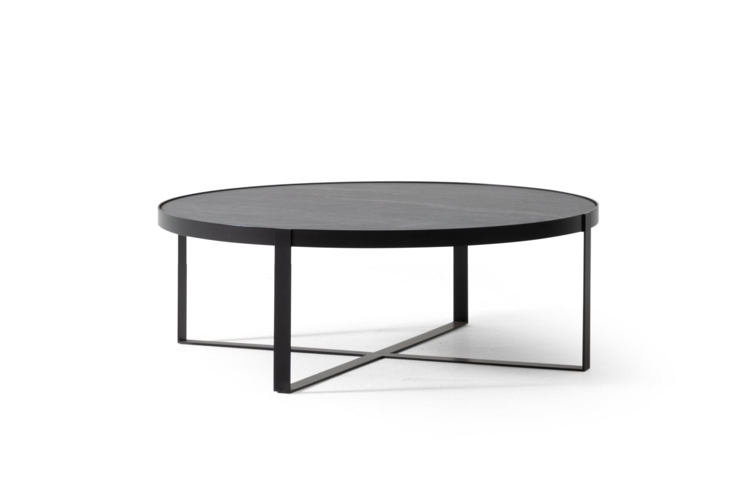 Grande table basse Capella Stone sur fond blanc