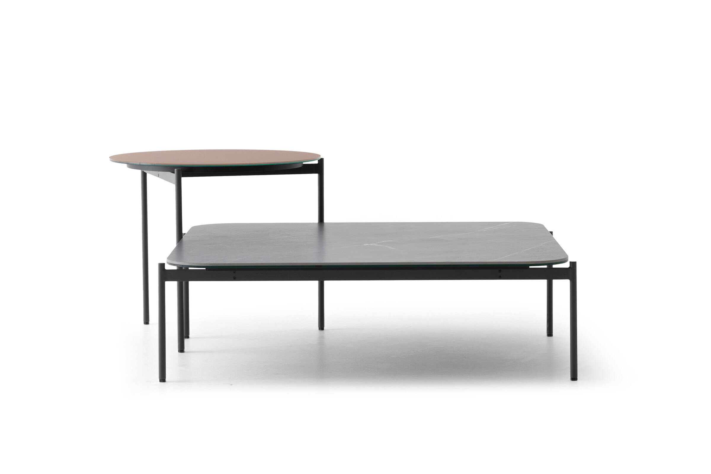 Table basse centrale Charme sur fond blanc