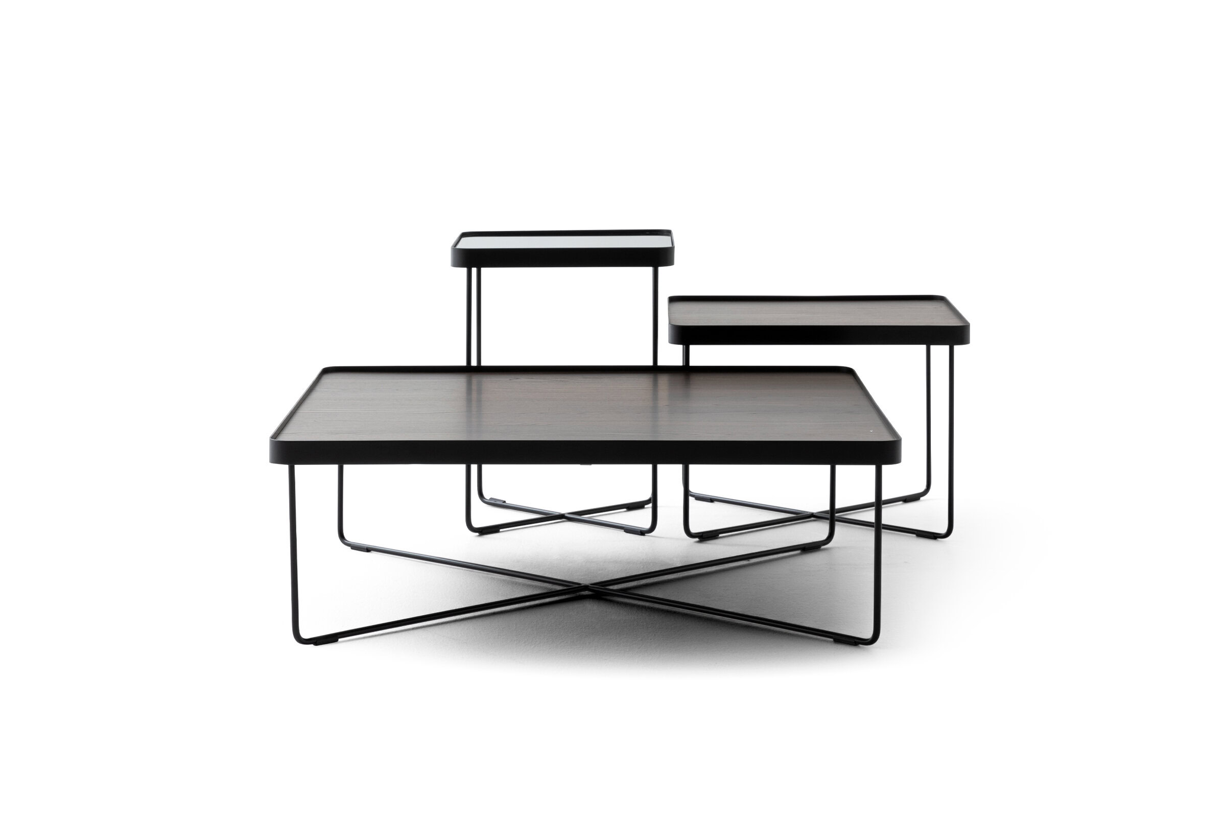 Vue de profil de la petite table Forte