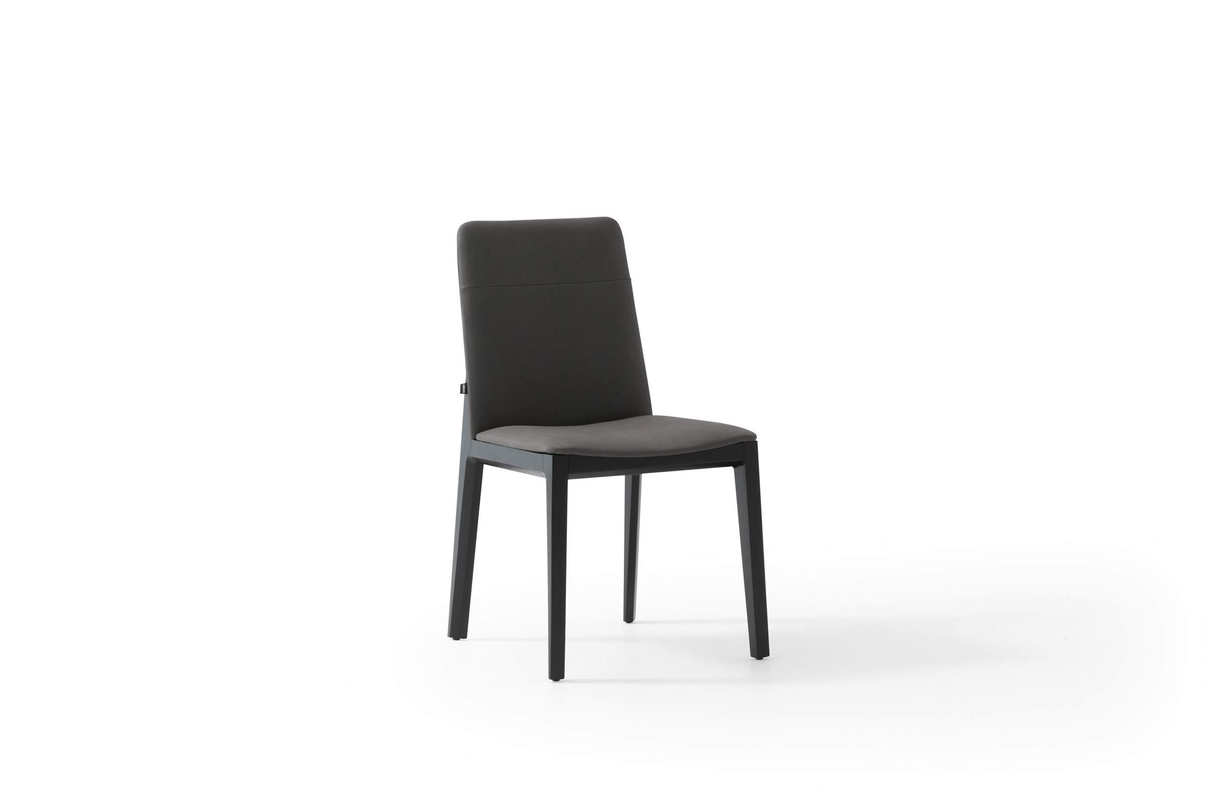Chaise Line sur fond blanc, vue de profil