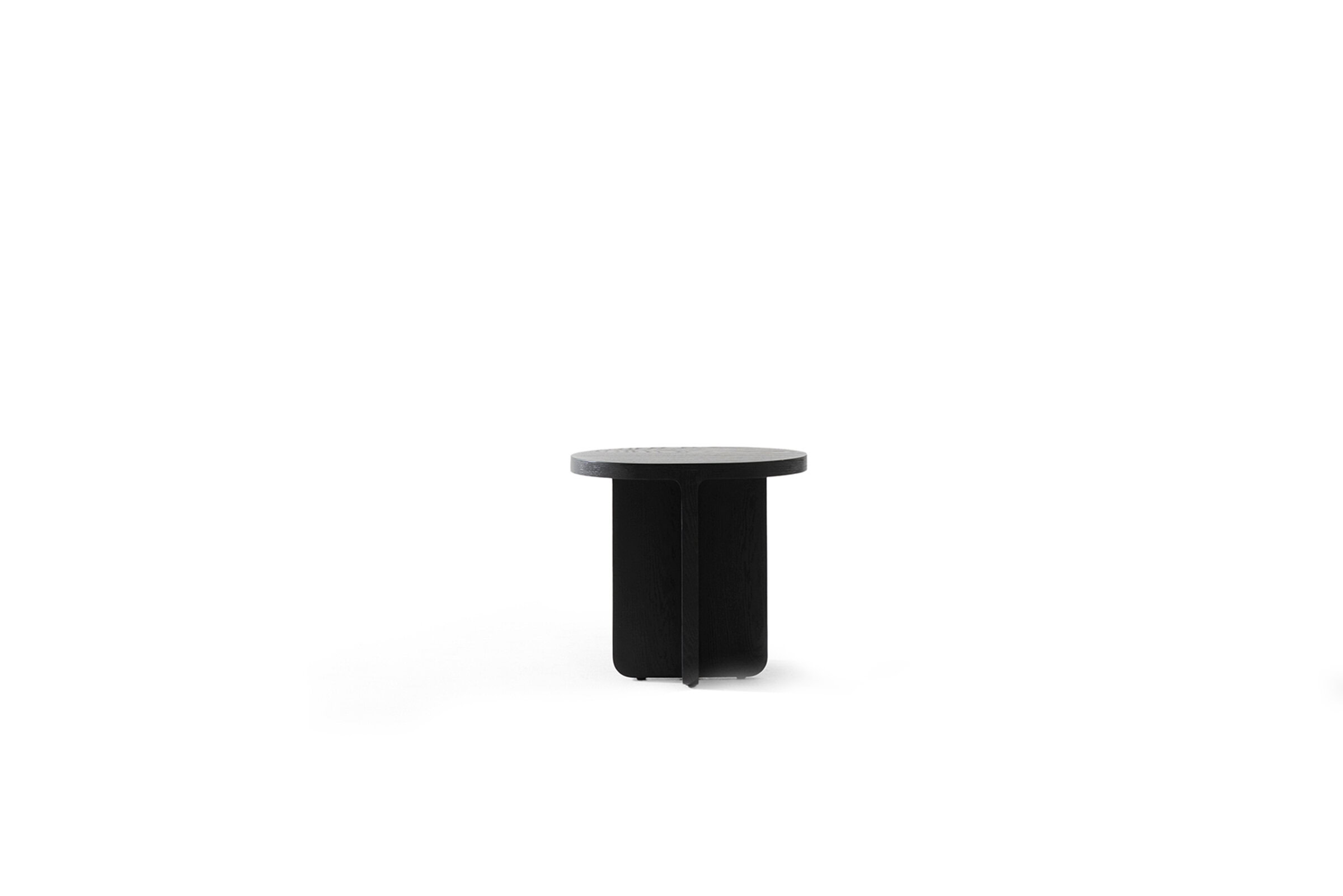 Table d'appoint Max sur fond blanc