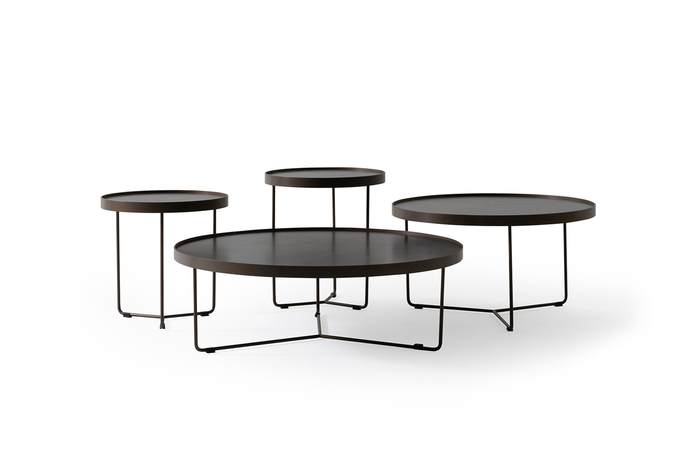 Set de tables basses Mergui sur fond blanc