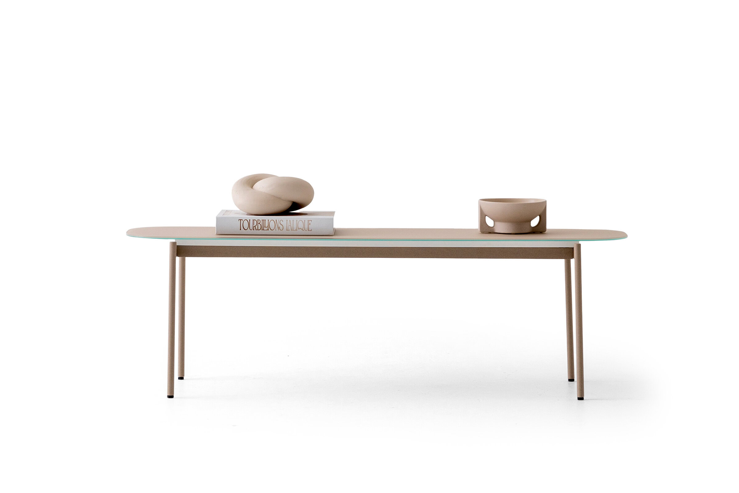 Table basse fine Pandora sur fond blanc