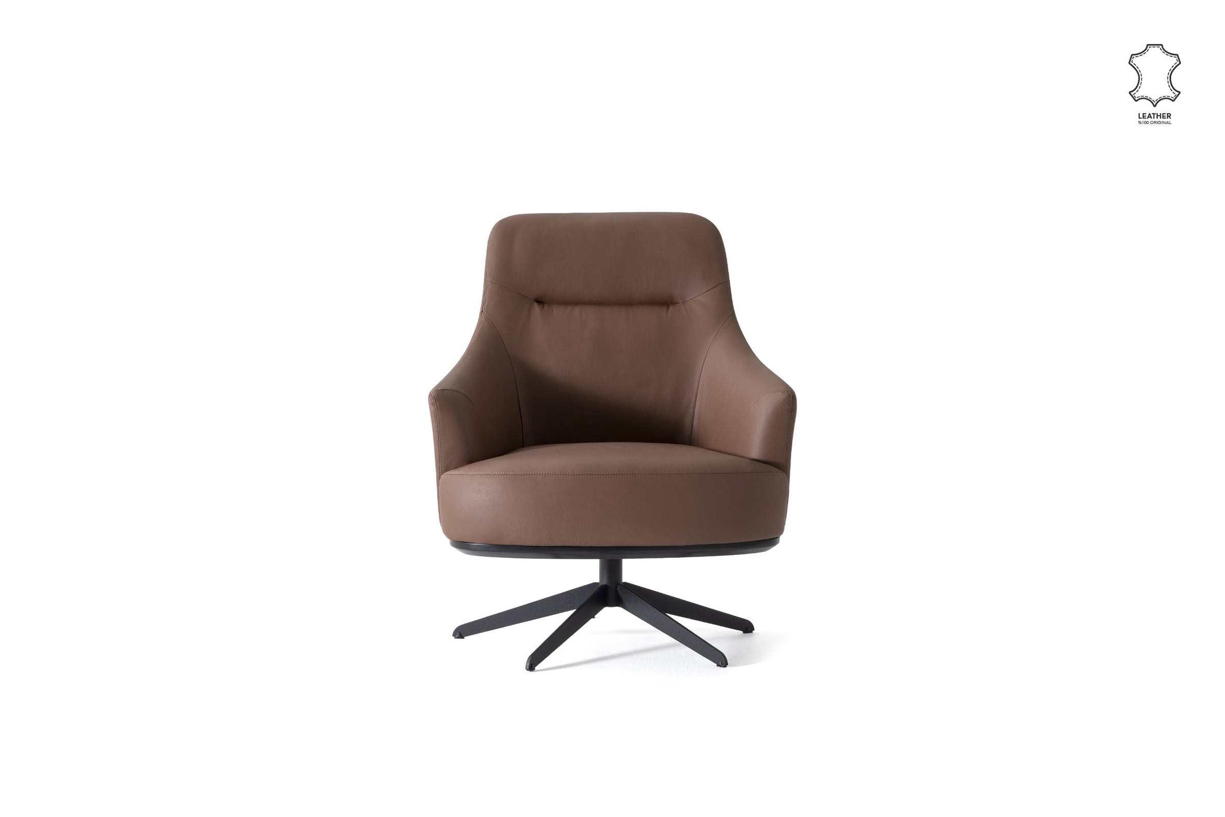Fauteuil Piri sur fond blanc, vue arrière trois-quarts