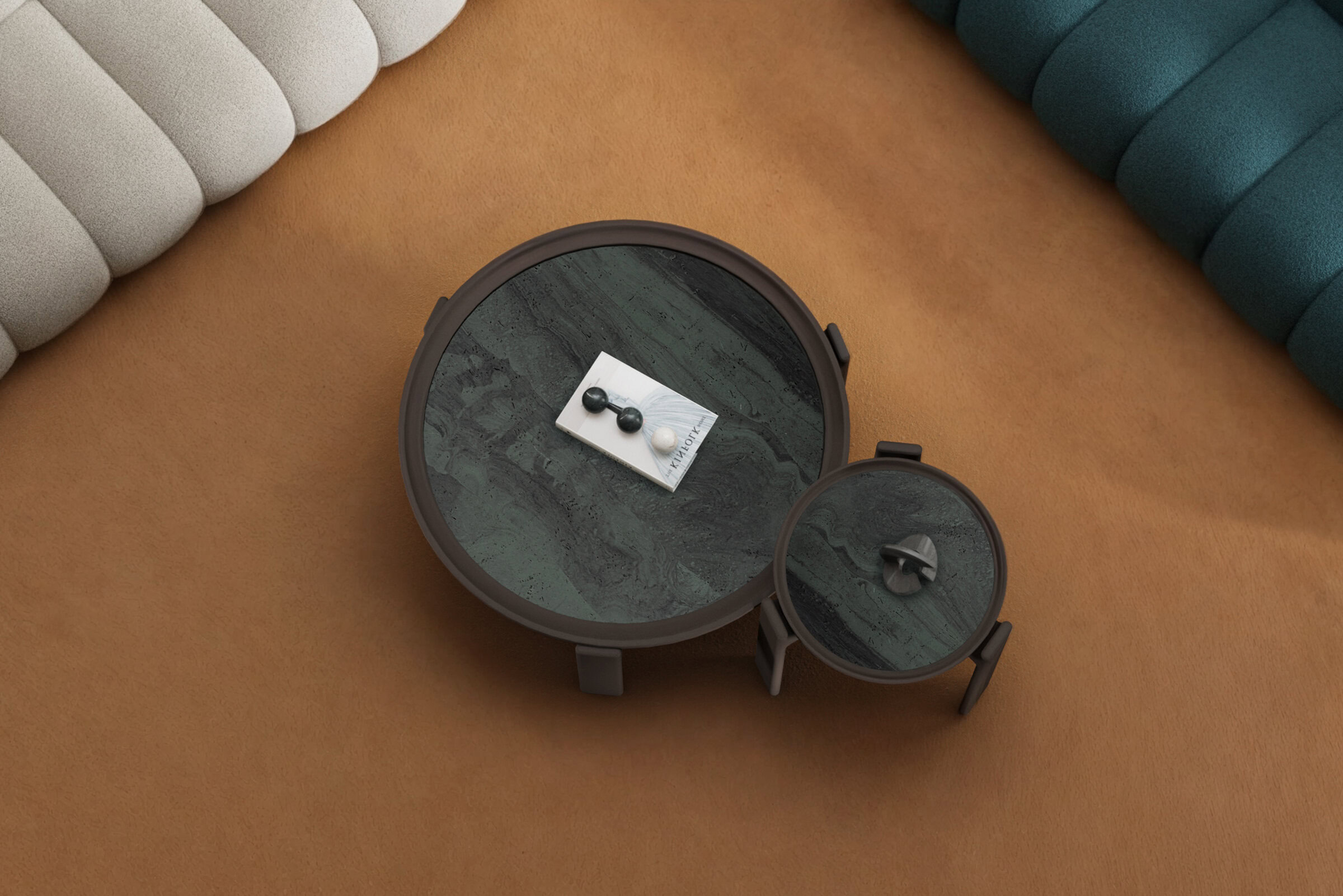 Détail du design organique des tables Praya