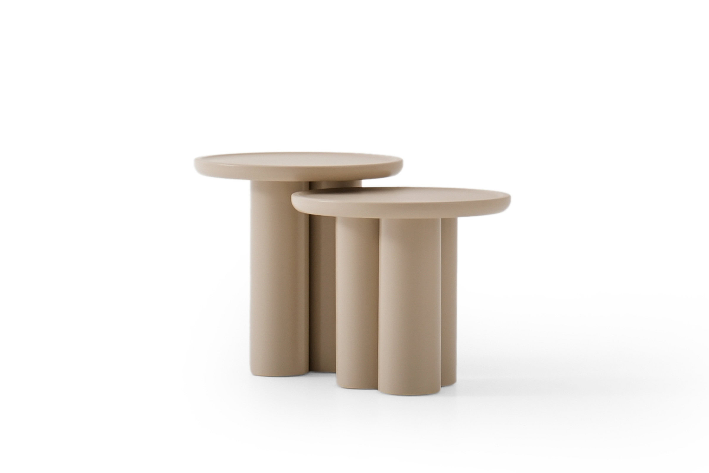 Table basse centrale Tridente sur fond blanc