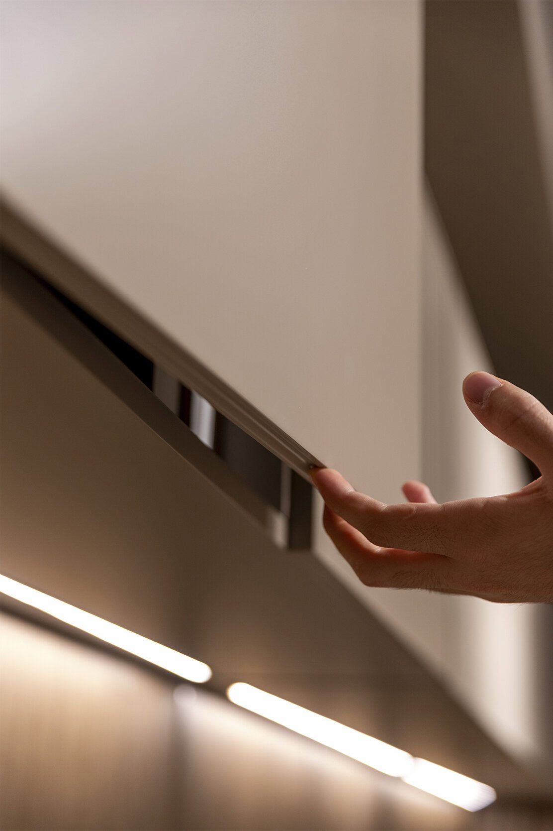 Jeu de lumières sur les étagères Gama